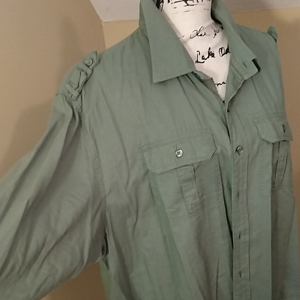 Button down shirt - Picture 2 of 3